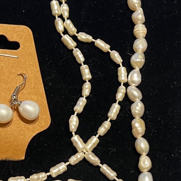 Elegant Freshwater Pearl Jewelry Set - Necklace, Bracelet, and Earrings - Picture 13 of 13